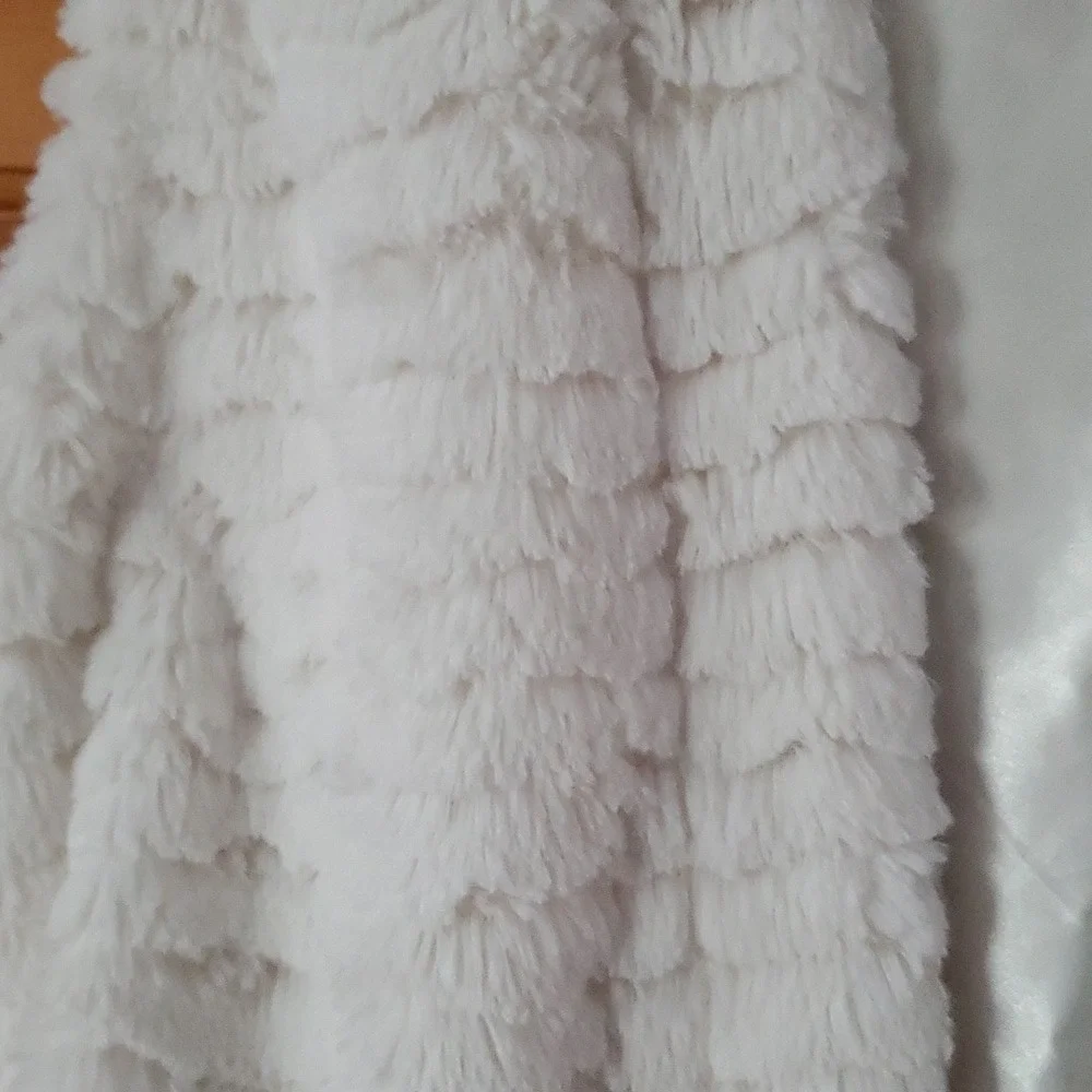 Knit Works‎ Girl Size 14 Plush Faux Fur Off White Minky Hooded Vest